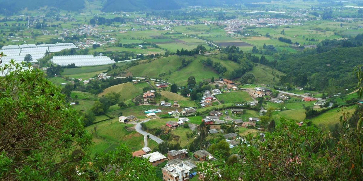 Tabio tiene principalmente una vocación agroindustrial, y en la actualidad se estima que tiene una población de 27.702 habitantes.