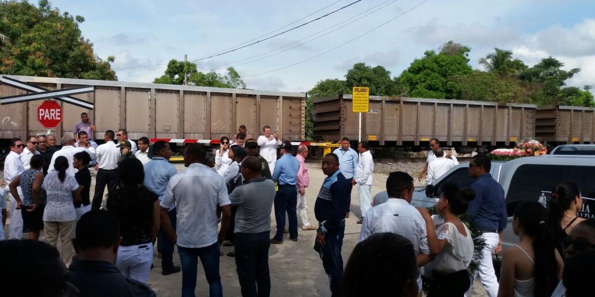 Reciente hecho que afectó a la familia del actual alcalde de Aracataca revive la polémica para que la línea férrea, por donde transita el tren del carbón, sea sacada del área urbana.