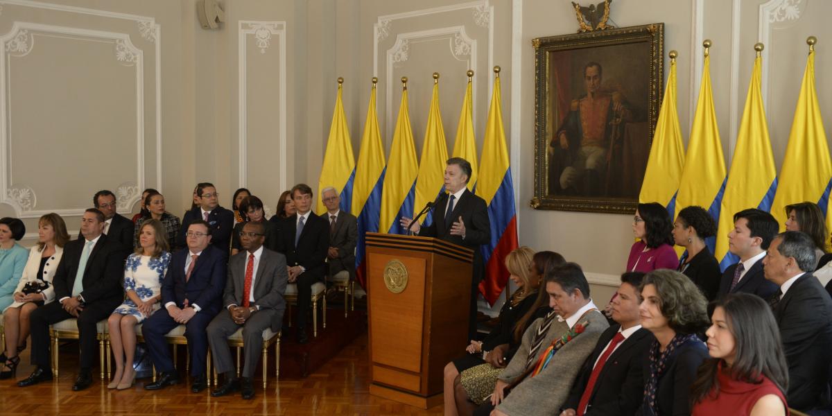 El presidente Juan Manuel Santos posesionó ayer en la Casa de Nariño a 30 magistrados de la jurisdicción para la paz.