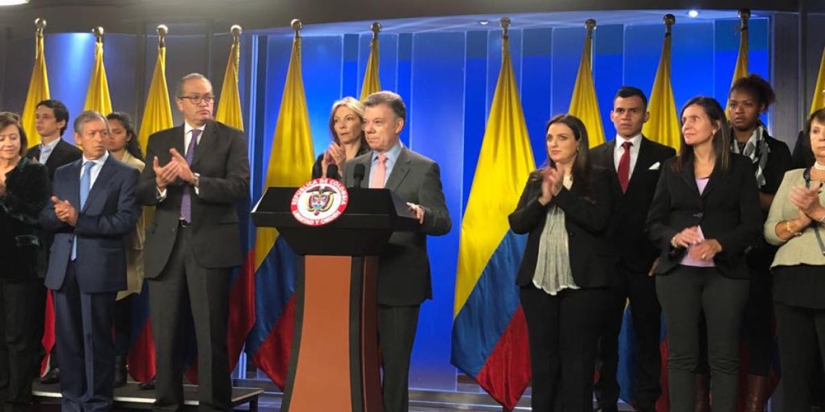 La directora del Instituto Colombiano de Bienestar Familiar, Karen Abudinen, le agradeció al presidente Santos la sanción de la ley 1878 del 9 de enero de 2018.