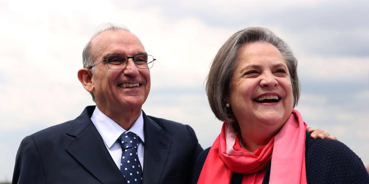 Humberto de la Calle y Clara López serán la apuesta del Partido Liberal.