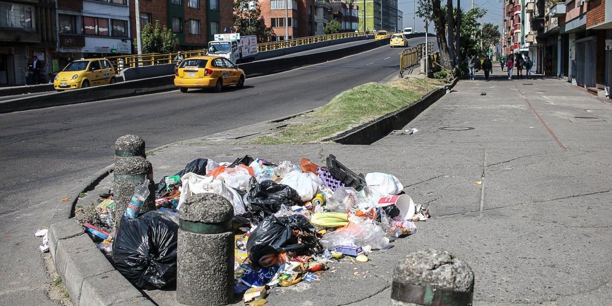 El cese de actividades de los trabajadores de Aguas de Bogotá afecta a 12 localidades.