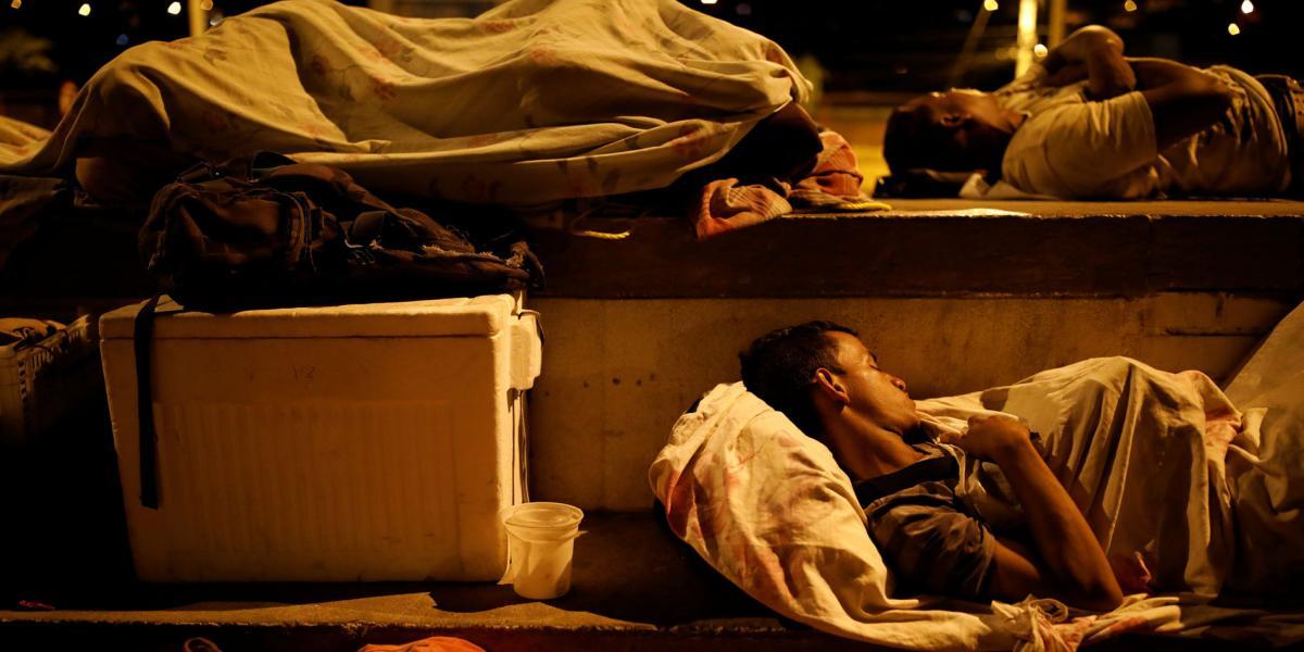 La Alcaldía de Cúcuta estima que unos 1.000 venezolanos duermen en las calles de esta ciudad.