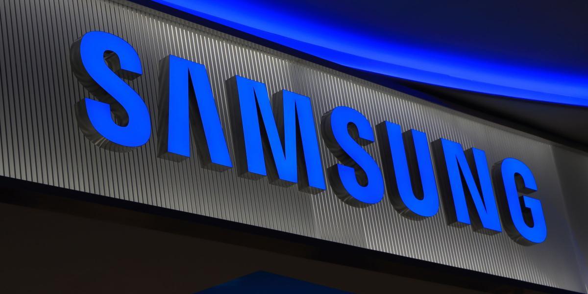 2. Samsung, la empresa coreana de tecnología está avaluada en $92.3 mil millones de dólares y tiene  89,5 de fuerza de marca.