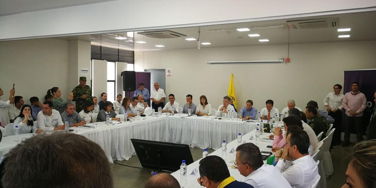El Presidente dirige la reunión en Cúcuta para analizar la crisis migratoria de los venezolanos.
