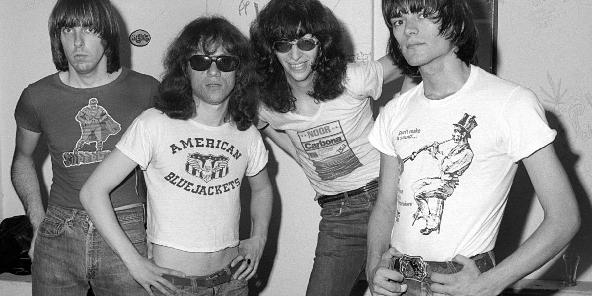 Johnny, Tommy, Joey y Dee Dee Ramone, la alineación original: una combinación de personalidades opuestas y una de las bandas más célebres del rock.