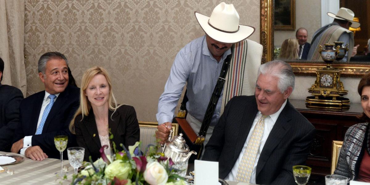 El secretario de Estado de EE. UU., Rex Tillerson, disfrutó de un buen café colombiano.