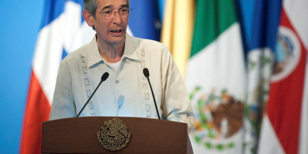 Álvaro Colom, expresidente de Guatemala, acusado de casos de corrupción con contratos de transporte público.