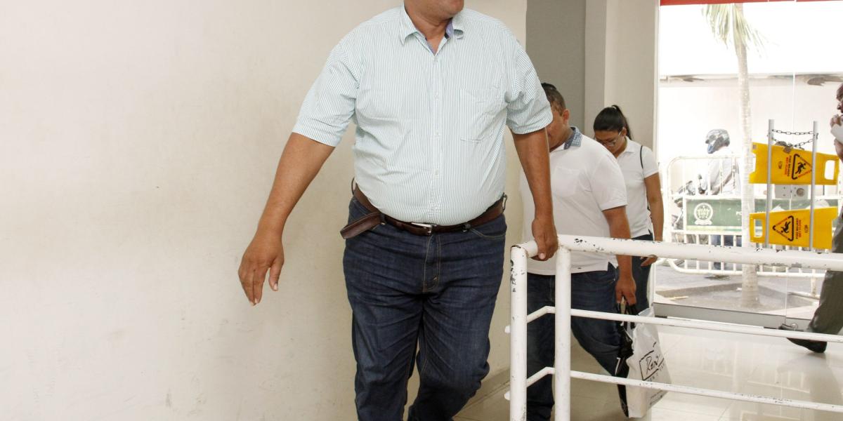 Wilfran Quiroz, responsable de la tragedia del edificio Portal de Blas de Lezo II de quejó 21 muertos y 23 heridos, estaba prófugo de la justicia pero se entregó a las autoridades en la mañana de este martes y todo apunta a que va para la cárcel como todo el clan familiar.