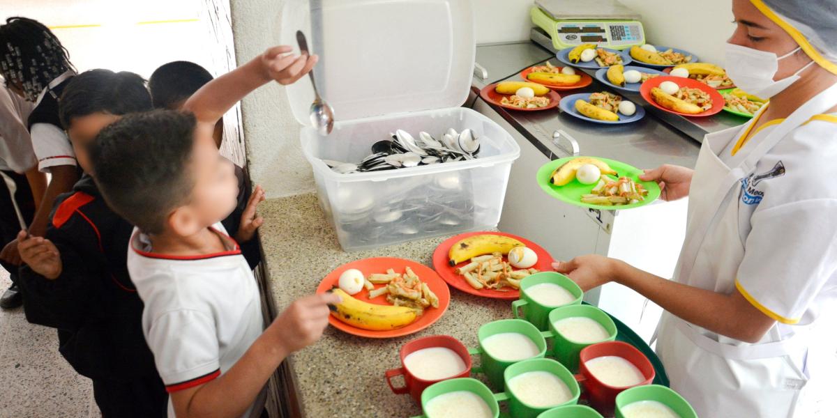 Con el Programa de Alimentación Escolar se buscaba proveer comida a menores de colegios públicos de Cundinamarca.