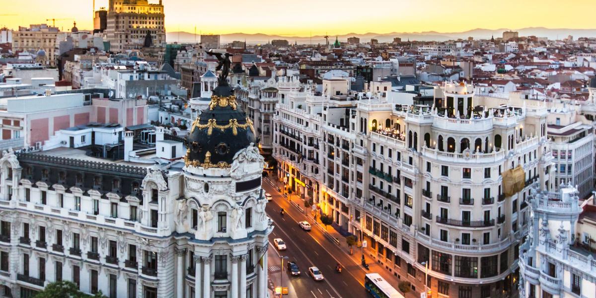Madrid es conocida por su arquitectura y su cocina.