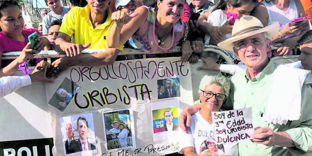 El expresidente Álvaro Uribe lideró ayer unos actos de campaña en Guaviare.