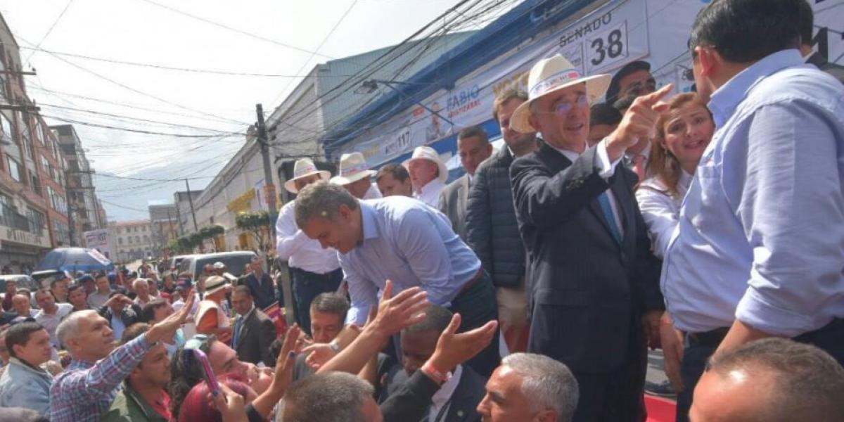 Tanto Duque como Uribe volvieron a prometer que bajarán los impuestos.
