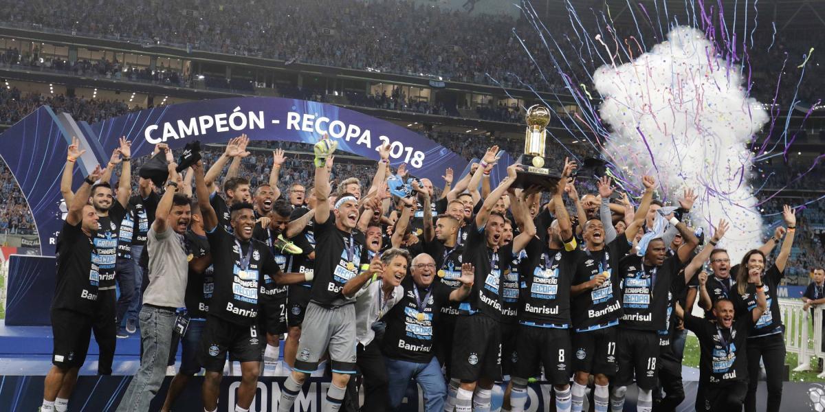 Gremio de Porto Alegre se proclamó campeón de la Recopa Suramericana, tras vencer en los penaltis a Independiente de Argentina.