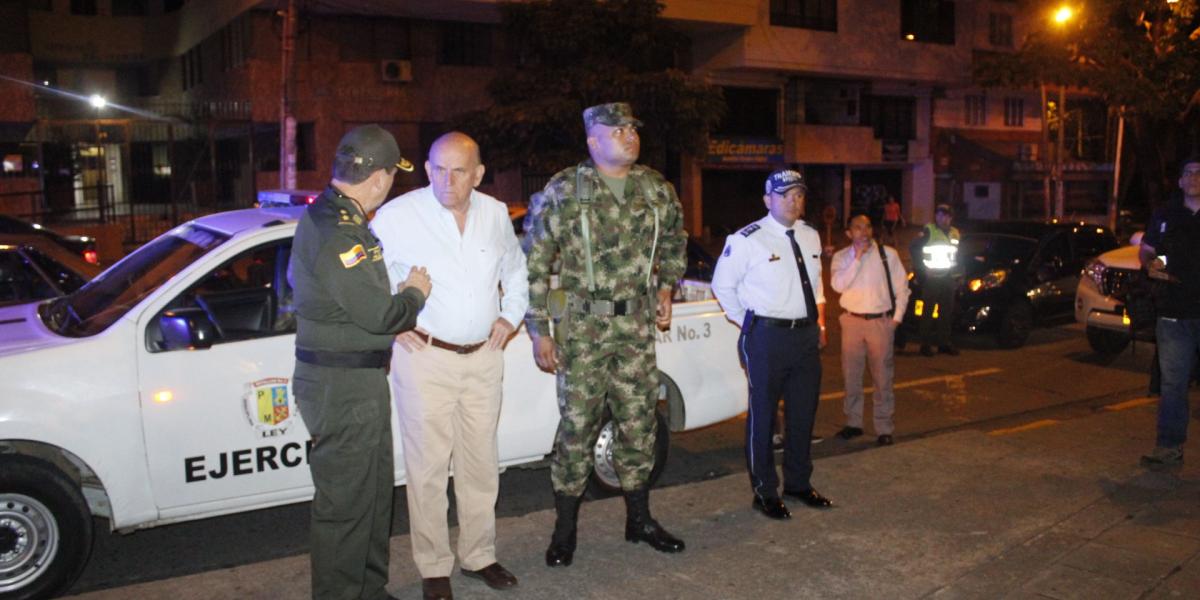 El alcalde Maurice Armitage acompañó el despliegue de 400 policías, 50 uniformados  de la Policía Militar, personal del CTI de la Fiscalía y 60 agentes de Tránsito.