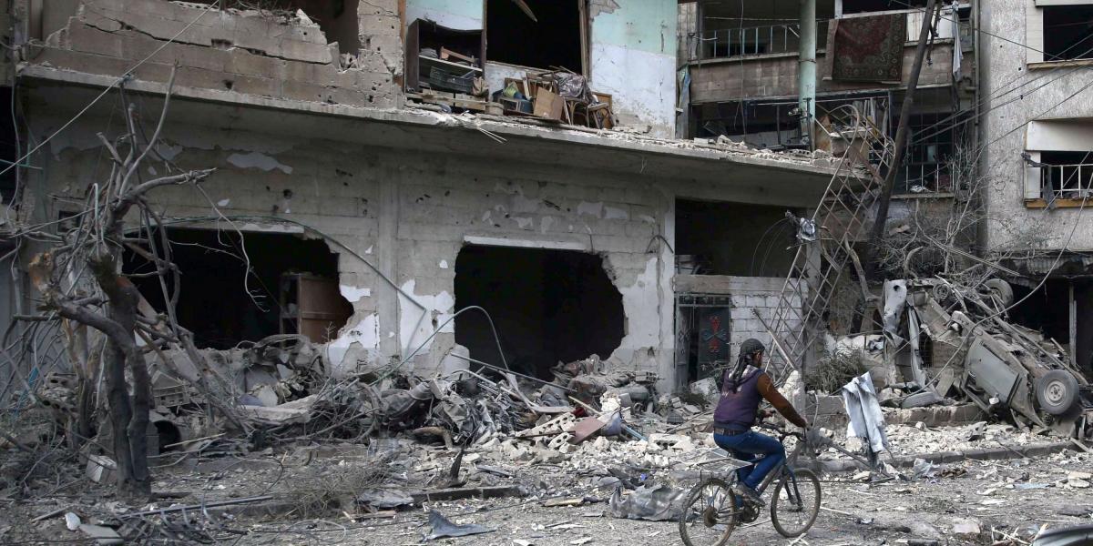 Desde el pasado domingo, las fuerzas prorégimen han llevado a cabo una serie de ataques aéreos y marítimos en la región de Guta Oriental, la zona más cercana a Damasco que sigue bajo control de los rebeldes.