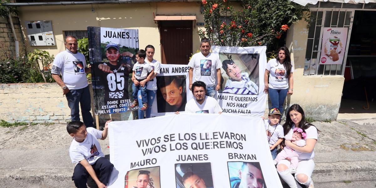 Para el aniversario de la desaparición, las familias lideraron una marcha que llegó a la Fiscalía.