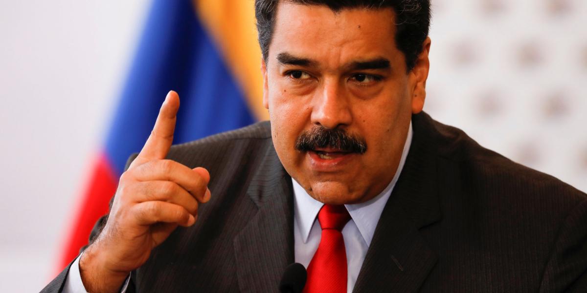 El mandatario venezolano, Nicolás Maduro, habló este viernes con los medios tras haber firmado el acuerdo que pospone los comicios presidenciales.