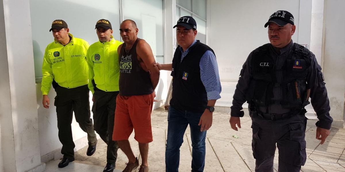 Nilson de Jesús Mier Vargas, fue capturado en el sur de Barranquilla. Es señalado por la Fiscalía de facilitar la logistica para la preparación de explosivos.