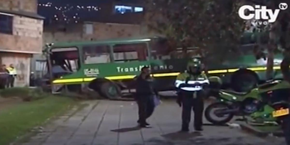 Bus sin frenos pudo causar una tragedia en el sur de Bogotá