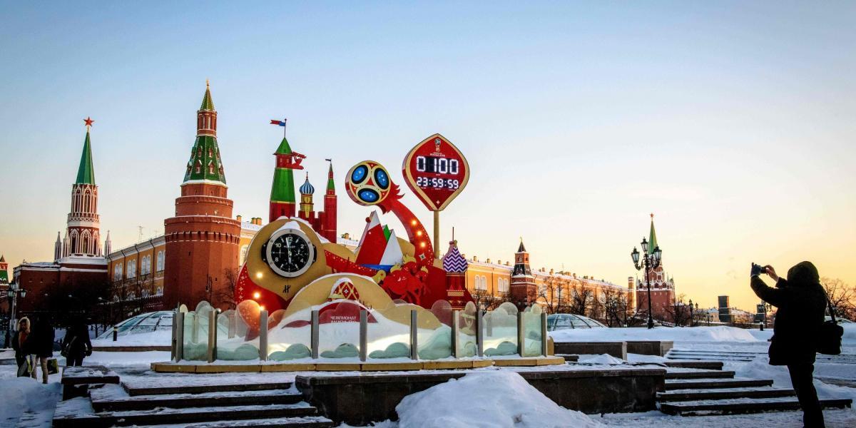 Imagen de la Plaza Roja y el Kremlin en Moscú, a 100 días de la inauguración de la Copa del Mundo.
