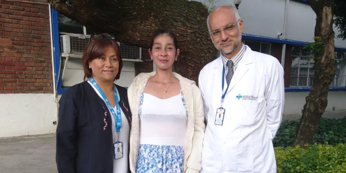 Gladys Torres, jefe de enfermería; Brenda Useche; Carlos Awad, médico especialista.