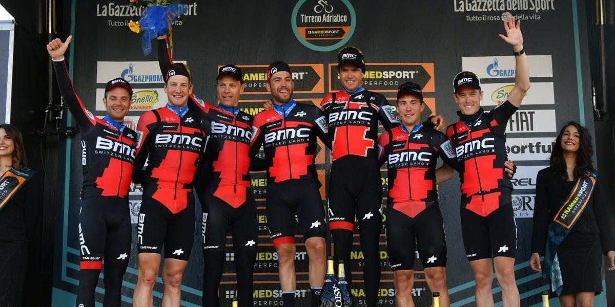 Equipo BMC Racing gana la contrarreloj en Tirreno Adriático.