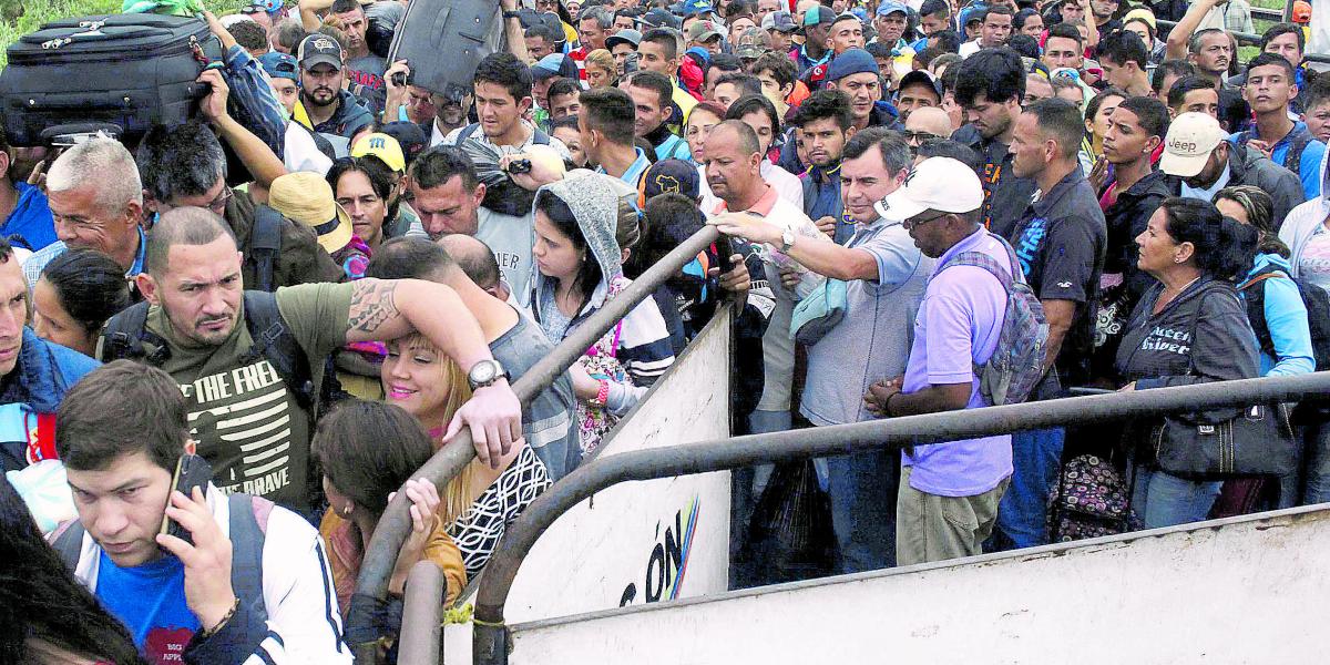 Una gran parte de los ciudadanos que inscribieron la cédula en Cúcuta para participar en estos comicios son colombianos que residieron por muchos años en Venezuela y la crisis de ese país los obligó a salir.