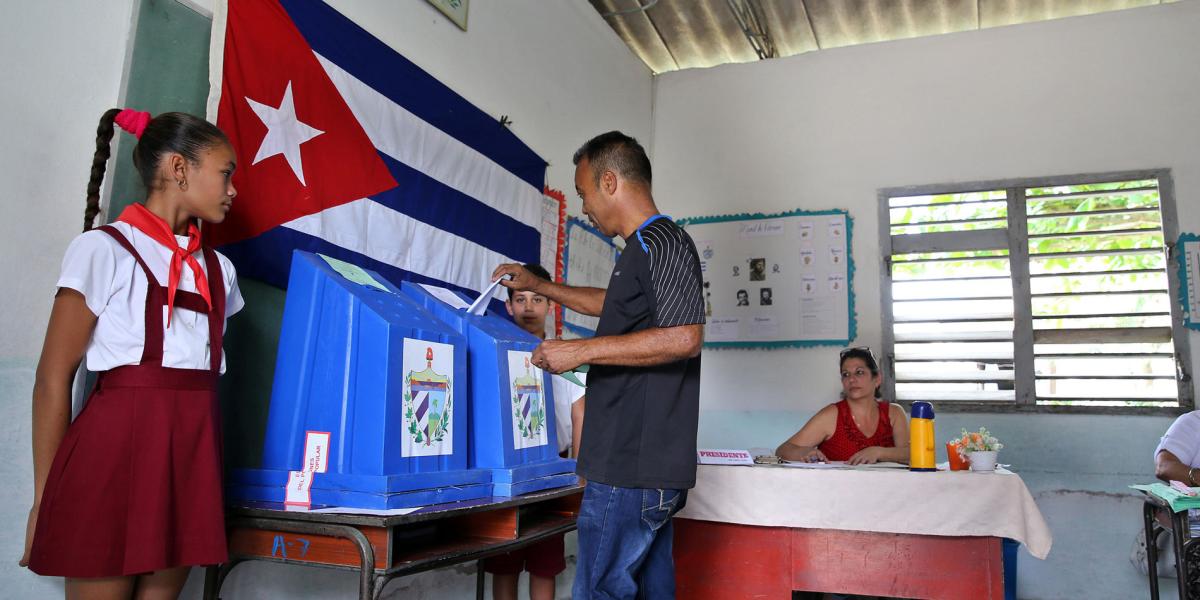 Los cubanos asistieron a las urnas para elegir diputados nacionales y provinciales.