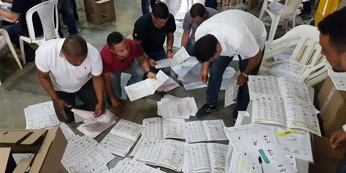 Con el 91 por ciento de las mesas informadas, hubo en Antioquia 489.292 votos no marcados y 1.517.823 nulos, según la Registraduría Nacional.