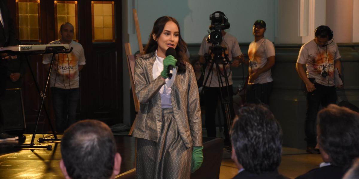 La serie se lanzó en el Palacio de la Cultura Rafael Uribe Uribe. Patricia Castañeda, la protagonista, fue una de las asistentes al evento.