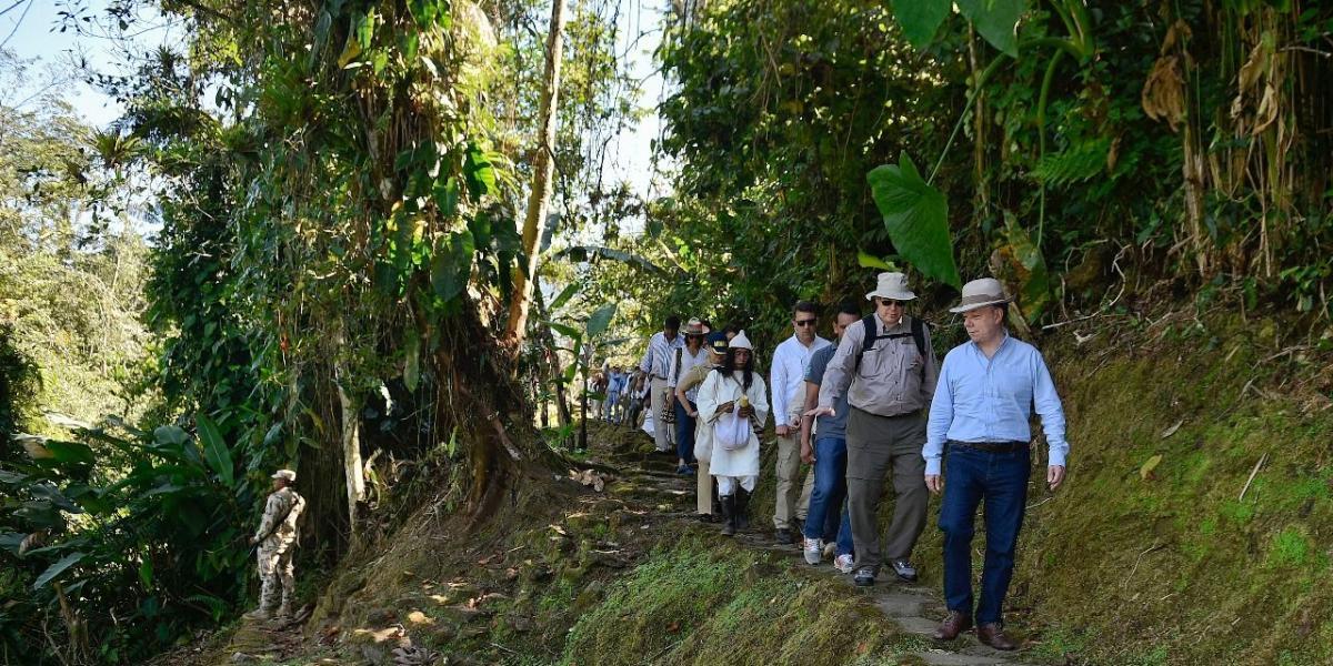 En horas de la mañana, el miembro de la realeza monagesca visitó Ciudad Perdida en la Sierra Nevada de Santa Marta, junto con el presidente de la República, Juan Manuel Santos.