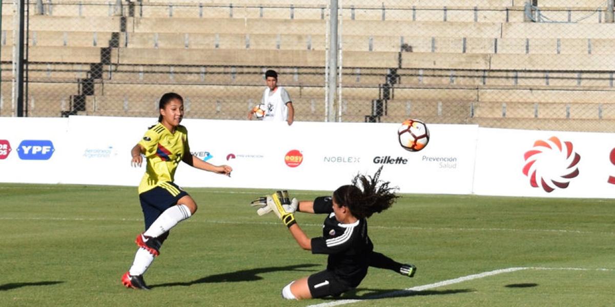 La Selección Colombia femenia sub-17 comenzó con triunfo su participación en el cuadrangular final del Suramericano de Argentina, al vencer 2-0 a Venezuela.