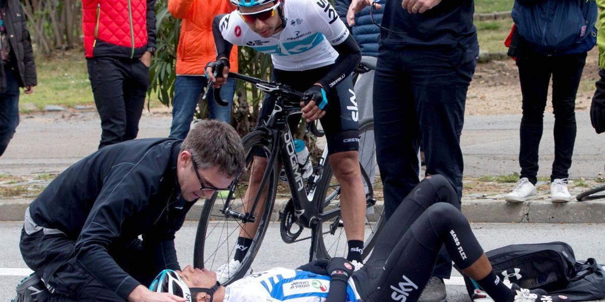 Bernal descendía y no pudo esquivar el pedalista del Movistar que rodó y se fue al suelo, retirándose de la carrera.