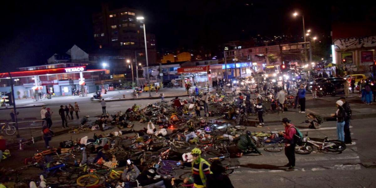 Durante una jornada de protesta ciclistas en Bogotá rechazaron accidentes en las vías.