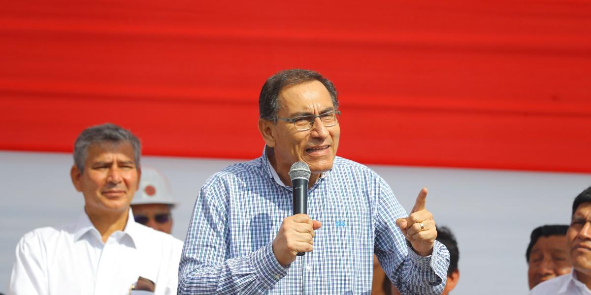 Durante su posesión como presidente, el 23 de marzo, Vizcarra prometió que presentaría su nuevo gabinete el 2 de abril y que este sería renovado por completo.