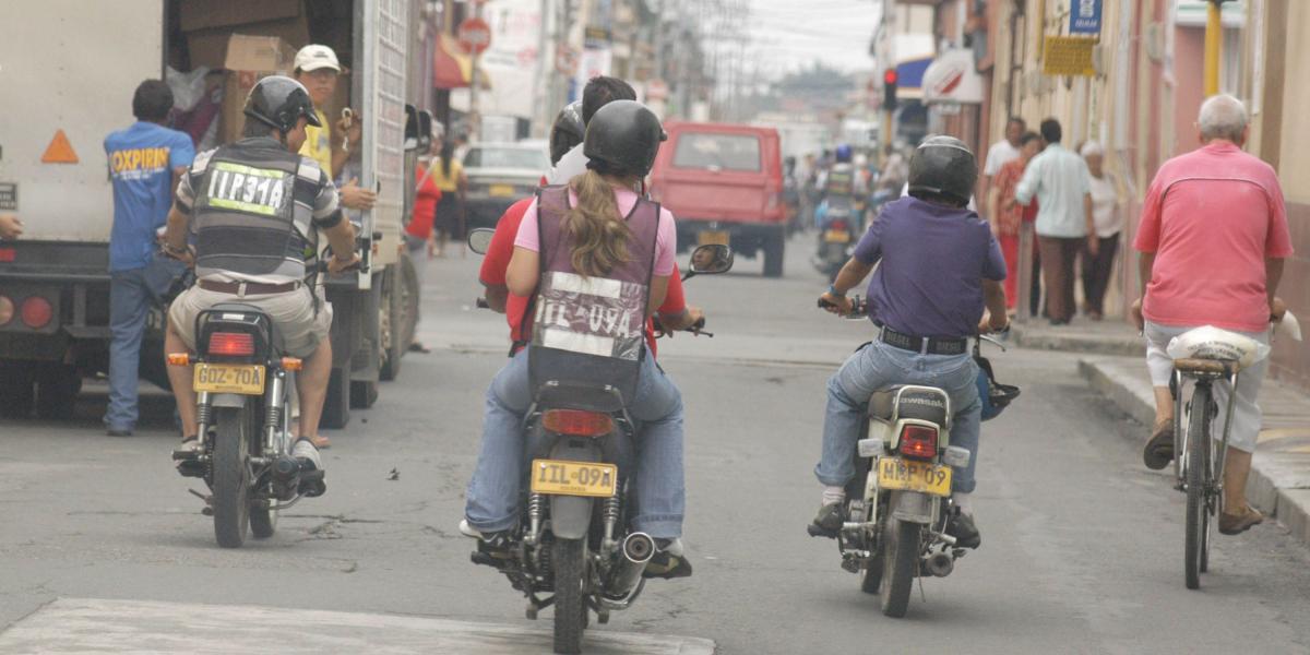 Las razones que argumentan los colombianos para elegir moto y no transporte público son de todo tipo.