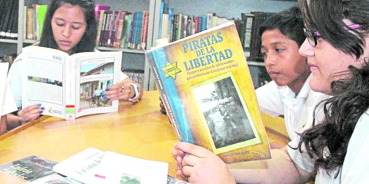 El objetivo de convertir a los colombianos en lectores comenzó por fortalecer las bibliotecas y enfocarse en los niños.