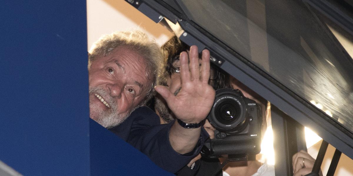 Luiz Inácio Lula da Silva se encuentra atrincherado en un sindicato de Sao Paulo desde la noche del jueves.
