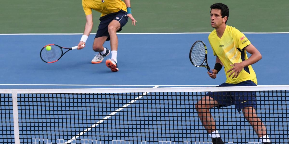 Marcelo Demoliner y Marcelo Melo derrotaron en los dobles a Farah y Cabal en los dobles de la serie de la Copa Davis.