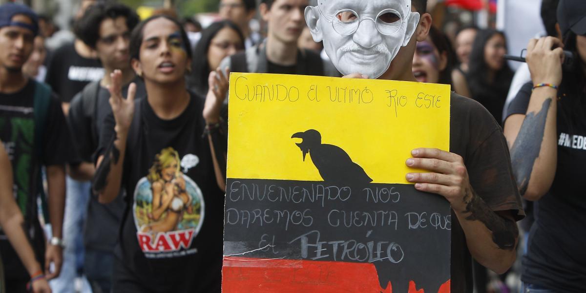 En Medellín ambientalistas marcharon contra el Fracking y Ecopetrol
