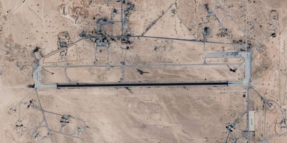 Un imagen satelital de la base aérea T4/Tiyas, ubicada en el centro de Siria.