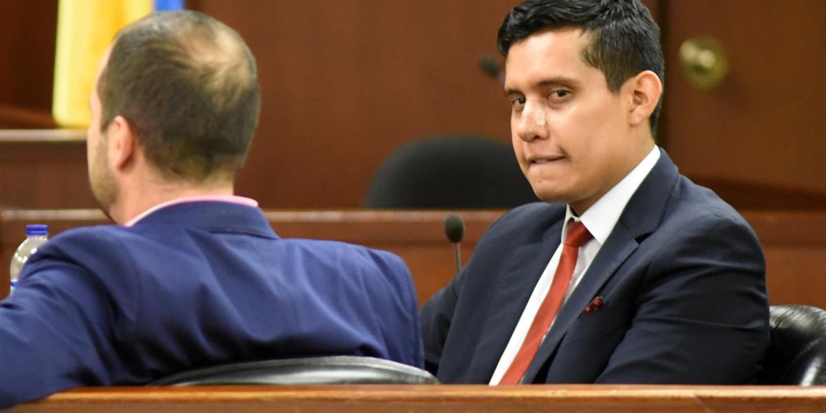 En la audiencia el abogado Paulo Enrique Muñoz le solicitó a la juez que le diera detención domiciliaria, argumentando que era padre de familia.