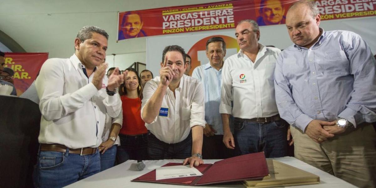 El candidato presidencial Germán Vargas Lleras suscribió este miércoles un acuerdo político con el partido de 'la U'