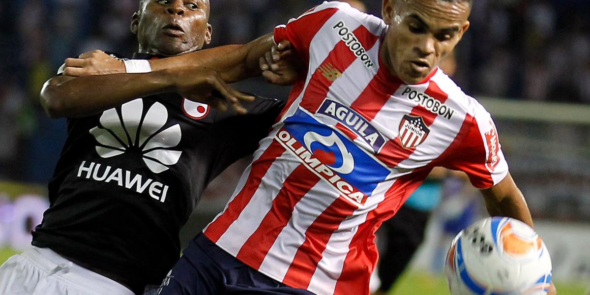 Junior y Santa Fe jugaron un buen partido, con opciones de gol, y al final igualaron 1-1- en el Metropolitano de Barranquilla.