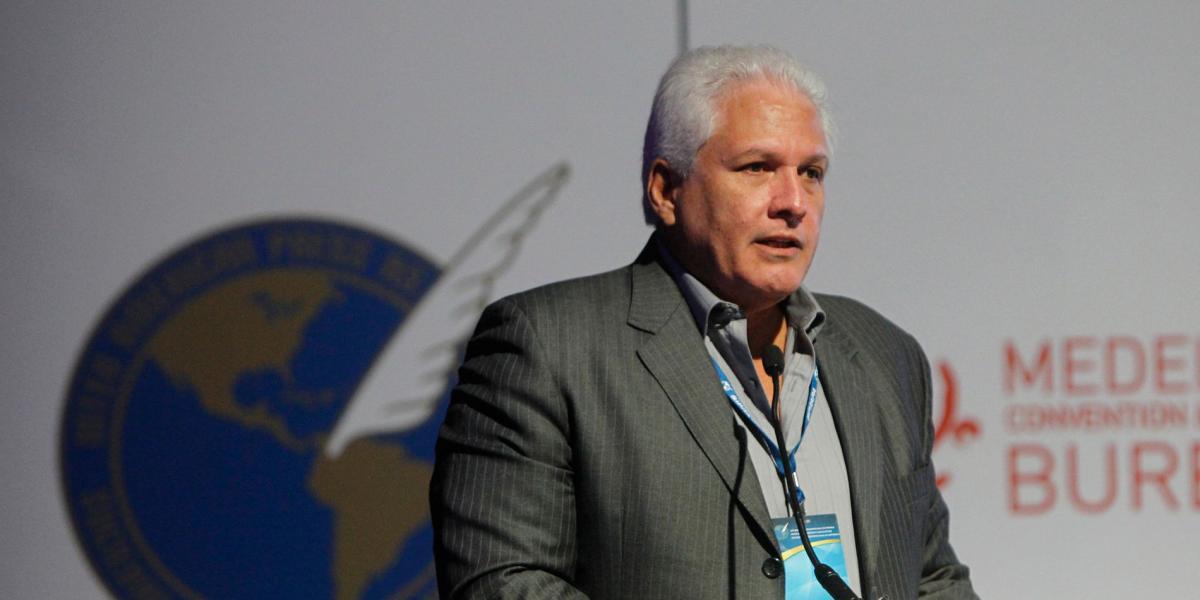 Gustavo Mohme, presidente de la SIP, durante el encuentro de medio año que se realizó en Medellín y al que asistieron alrededor de 200 periodistas según la Alcaldía local.
