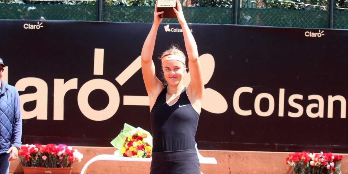Anna Karolina Schmiedlova se coronó campeona del WTA de Bogotá.