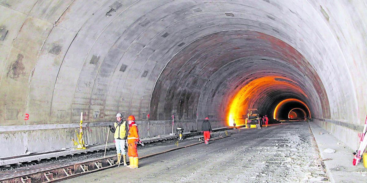 En obras anexas y túnel de La Línea se aplazaron $ 119.000 millones.