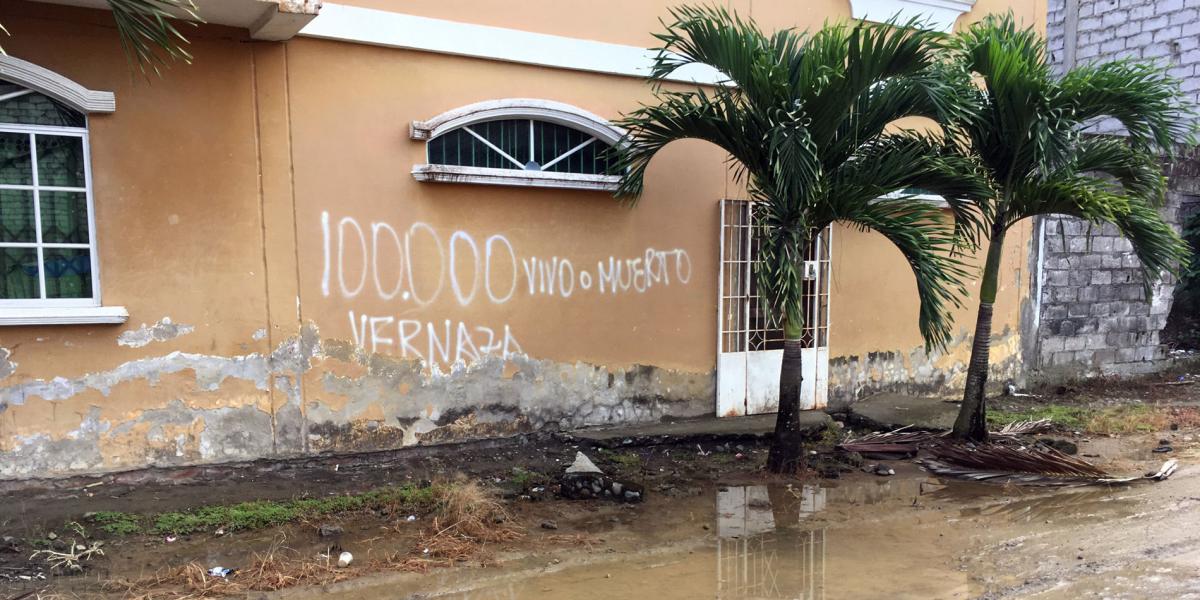 Grafiti en Limones, el pueblo natal de ‘Guacho’, responsable del crimen de los dos periodistas y el conductor de ‘El Comercio’.
