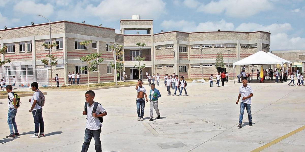 El colegio de la urbanización Villas de San Pablo, en Barranquilla, es una moderna construcción que alberga a 2.880 niños y jóvenes.